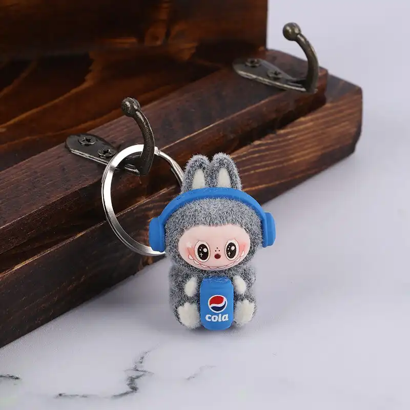 آویز جاکلیدی مخملی طرح لبوبو هدفون دار